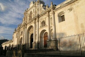 Antigua City Tour from Guatemala City - Santa Catalina Arch: A Fast Landmark With a Long Story