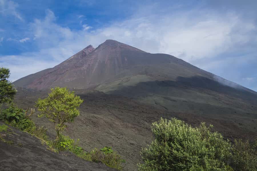 From Guatemala City or Antigua: Pacaya Volcano Day Tour - The crater plateau: what you can see (and what you can’t)