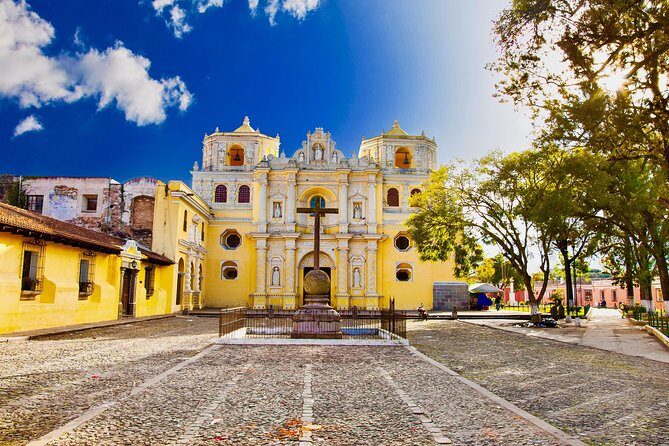 Walk Antigua Like a Local - Plaza Central Park: Your Antigua Orientation Point